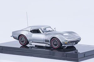 CHEVROLET CORVETTE COUPE 1969 CORTEZ SILVER — фото 2