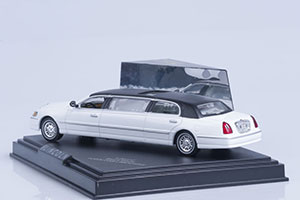 LINCOLN LIMOUSINE 2000 WHITE/BLACK ROOF — фото 2