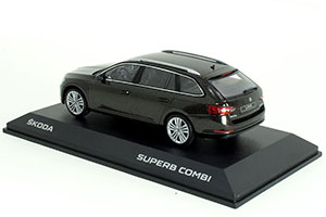 SKODA SUPERB III COMBI 2013 MAGNETIC BROWN — фото 2