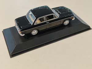 AUDI 60 1970 ЧЕРНЫЙ (БОКС МОЖЕТ ИМЕТЬ ПОТЕРТОСТИ ИЛИ ТРЕЩИНЫ) — фото 2