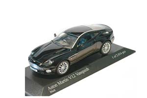 ASTON MARTIN V12 VANQUISH BLACK