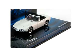 TOYOTA 2000 GT YOU ONLY LIVE TWICE WHITE