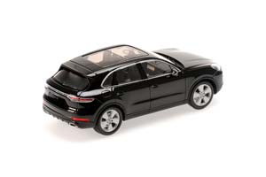 PORSCHE CAYENNE 2017 BLACK METALLIC — фото 2
