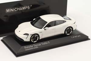 PORSCHE TAYCAN TURBO S 2019 WHITE-METALLIC — фото 3