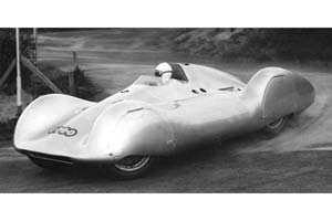 AUTO UNION TYP D STROMLINIE HERMANN PAUL MÜLLER НЮРБУРГРИНГ ИЮНЬ 1935 СЕРЕБРИСТЫЙ