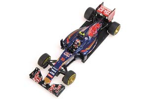 TORO ROSSO STR10 DRIVER: VERSTAPPEN 2015 — фото 3