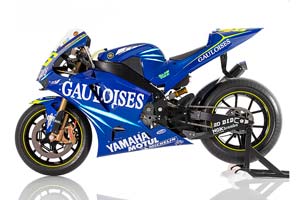 YAMAHA YZR-M1 VALENTINO ROSSI WORLD CHAMPION MOTOGP PHILIP ISLAND 2004 — фото 6