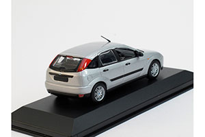 FORD FOCUS 5-DOORS 2002 SILVER — фото 2
