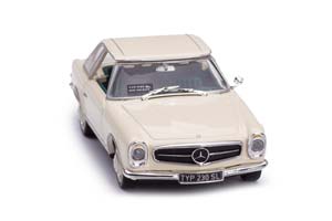 MERCEDES-BENZ 230SL (W113) БЕЛЫЙ С ЖЕСТКОЙ КРЫШЕЙ ПРЕЗЕНТАЦИЯ МОДЕЛИ НА IAA 1963 — фото 7