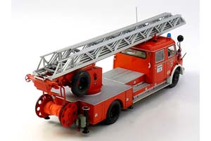 MERCEDES L1113 FIRE ENGINE AERIAL LADDER 1966 RED WHITE — фото 2