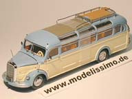 MERCEDES O 3500 BUS LIGHTBLUE CREME