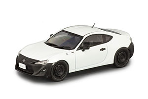 TOYOTA 86 RC 2013 WHITE WITH BLACK BUMPERS 