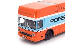 MERCEDES-BENZ O317 PORSCHE RACE TRANSPORTER GULF (1968) / МЕРСЕДЕС-БЕНЦ O317 ПОРШЕ РАКЕ ТРАНСПОРТЕР ГУЛФ — фото 2