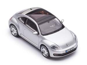 VW VOLKSWAGEN BEETLE COUPE (ПОСЛЕДНИЙ КУЗОВ) 2011 СЕРЕБРИСТЫЙ — фото 4