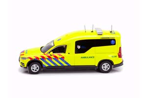 VOLVO NILSSON XC90 AMBULANCE СКОРАЯ ПОМОЩЬ НА БАЗЕ VOLVO XC90 НИДЕРЛАНДЫ ЖЕЛТЫЙ С КРАСНЫМ И СИНИМ — фото 6
