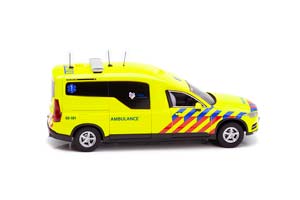 VOLVO NILSSON XC90 AMBULANCE СКОРАЯ ПОМОЩЬ НА БАЗЕ VOLVO XC90 НИДЕРЛАНДЫ ЖЕЛТЫЙ С КРАСНЫМ И СИНИМ — фото 7