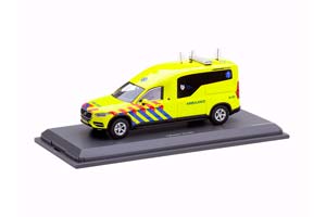 VOLVO NILSSON XC90 AMBULANCE СКОРАЯ ПОМОЩЬ НА БАЗЕ VOLVO XC90 НИДЕРЛАНДЫ ЖЕЛТЫЙ С КРАСНЫМ И СИНИМ — фото 8
