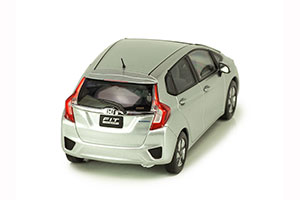 HONDA FIT HYBRID СЕРЕБРИСТЫЙ — фото 4