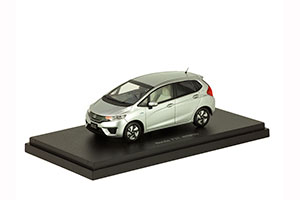 HONDA FIT HYBRID СЕРЕБРИСТЫЙ — фото 9