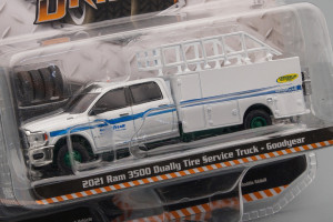 DODGE RAM 3500 МАШИНА ШИНОМОНТАЖА "GOODYEAR COMMERCIAL TIRE" 2021 (GREENLIGHT!!!) (ДЛИНА МОДЕЛИ 6-10 СМ) — фото 2