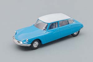 CITROEN DS19, LIGHTBLUE / WHITE (ДЛИНА МОДЕЛИ 3-5 СМ)
