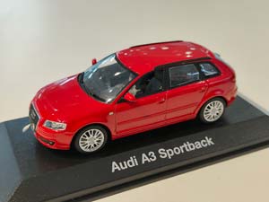 AUDI A3 SPORTBACK 2004 КРАСНЫЙ (БОКС МОЖЕТ ИМЕТЬ ПОТЕРТОСТИ ИЛИ ТРЕЩИНЫ) — фото 1