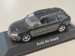 AUDI A4 AVANT 2005 ЧЕРНЫЙ (БОКС МОЖЕТ ИМЕТЬ ПОТЕРТОСТИ ИЛИ ТРЕЩИНЫ)