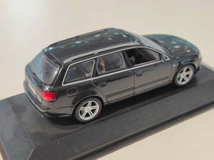 AUDI A4 AVANT 2005 ЧЕРНЫЙ (БОКС МОЖЕТ ИМЕТЬ ПОТЕРТОСТИ ИЛИ ТРЕЩИНЫ) — фото 2