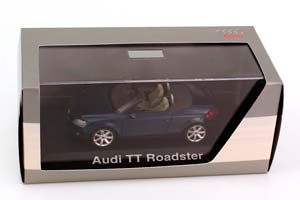 AUDI TT ROADSTER 2006 СИНИЙ (БОКС МОЖЕТ ИМЕТЬ ПОТЕРТОСТИ ИЛИ ТРЕЩИНЫ) — фото 9