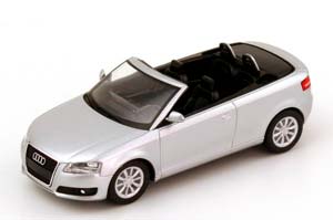 AUDI A3 CABRIOLET СЕРЕБРИСТЫЙ