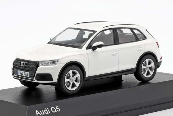 AUDI Q5 2018 IBIS WHITE