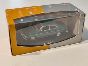 AUDI 60 1965 ЗЕЛЕНЫЙ (БОКС МОЖЕТ ИМЕТЬ ПОТЕРТОСТИ ИЛИ ТРЕЩИНЫ) — фото 3