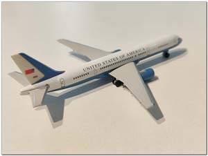 BOEING VC-32 A AIR FORCE TWO (B 757-2G4) 98-0001 (ДЛИНА 9,46 СМ) — фото 2