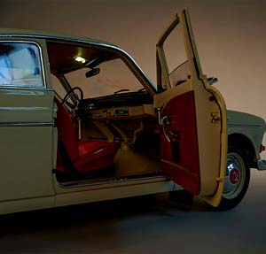 VOLVO 122S AMAZON KIT WITH 892 PARTS CREME-WHITE (СБОРКА БЕЗ КЛЕЯ) — фото 10