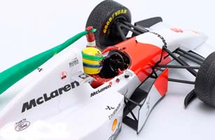 MCLAREN F1 FORD MP4/8 V8 TEAM MARLBORO #8 WINNER EUROPEAN BRITISH DONINGTON PARK GP WITH FLAG 1993 AYRTON SENNA, WHITE RED — фото 4
