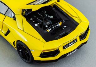 LAMBORGHINI AVENTADOR LP700-4 2011 YELLOW METALLIC — фото 12