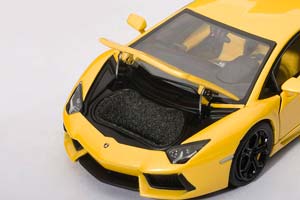 LAMBORGHINI AVENTADOR LP700-4 2011 YELLOW METALLIC — фото 5