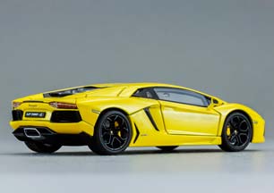 LAMBORGHINI AVENTADOR LP700-4 2011 YELLOW METALLIC — фото 7