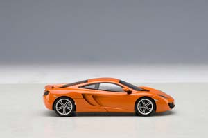 MCLAREN MP4-12C 2011 METALLIC ORANGE — фото 4
