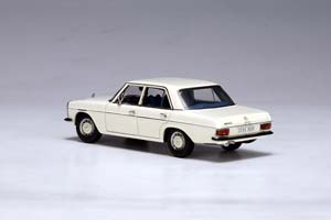 MERCEDES-BENZ /8 220 D W115 1968 LIMOUSINE WHITE — фото 2