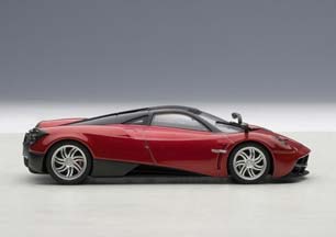 PAGANI HUAYRA 2011 METALLIC RED — фото 4