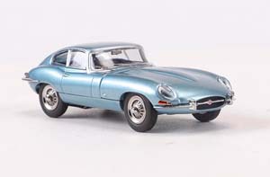 JAGUAR E-TYPE HARDTOP 1961, LIGHT BLUE (ДЛИНА МОДЕЛИ 6-10 СМ) — фото 3