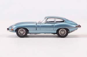 JAGUAR E-TYPE HARDTOP 1961, LIGHT BLUE (ДЛИНА МОДЕЛИ 6-10 СМ) — фото 4