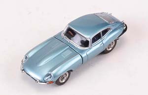 JAGUAR E-TYPE HARDTOP 1961, LIGHT BLUE (ДЛИНА МОДЕЛИ 6-10 СМ) — фото 2