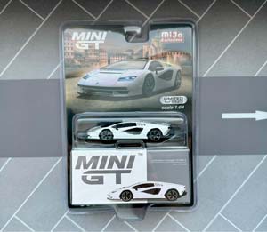 LAMBORGHINI COUNTACH LPI 800-4 (ДЛИНА МОДЕЛИ 6-10 СМ) — фото 4