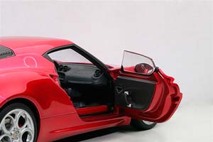 ALFA ROMEO 4C 2013 RED METALLIC — фото 5