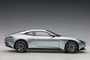 ASTON MARTIN DB11 2018 SILVER — фото 16