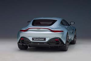 ASTON MARTIN VANTAGE 2019 SILVER — фото 13