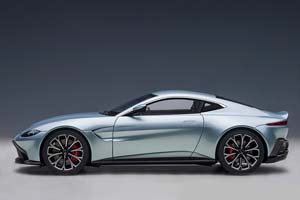 ASTON MARTIN VANTAGE 2019 SILVER — фото 14