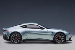 ASTON MARTIN VANTAGE 2019 SILVER — фото 15